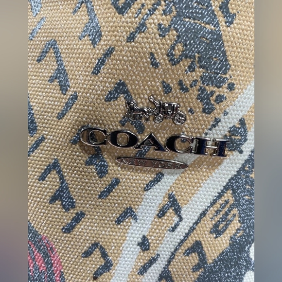 😻COACH😻 X MARVEL Black Widow Tote be first at cosplay! - Picture 4 of 12